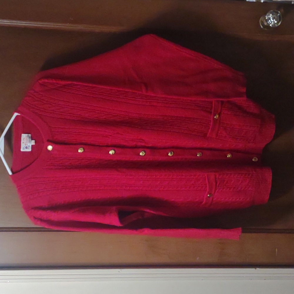 Vintage Lady Clansman 100% lambswool Bermuda cardigan cable knit sweater wool